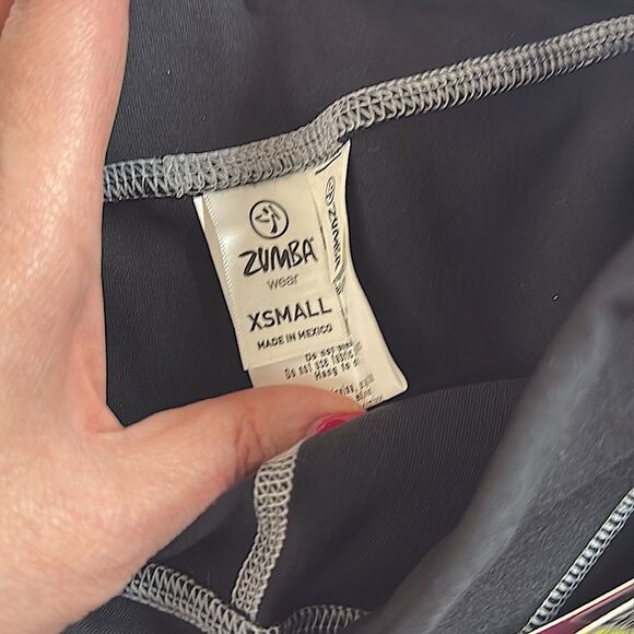 Zumba NWT! Outta My Space Capri Leggings Black High-Performance Activewear - Picture 6 of 7